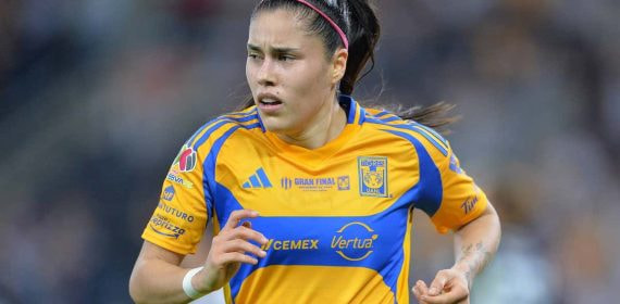 Lizbeth Ovalle durante la última final del Apertura con Tigres.