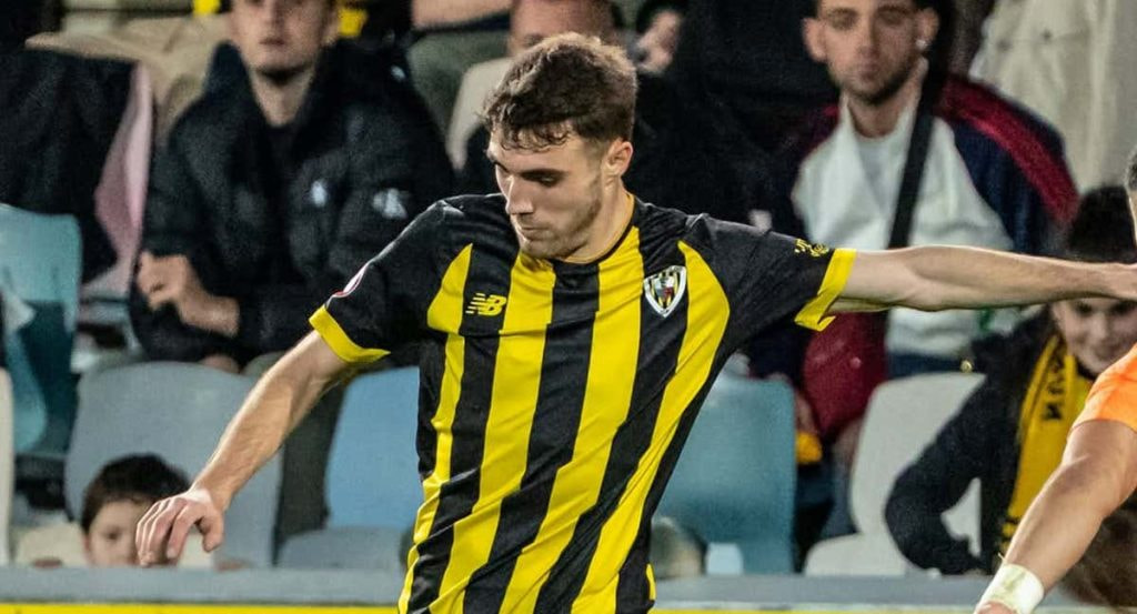 Pablo Santiago, en un partido con el Barakaldo.