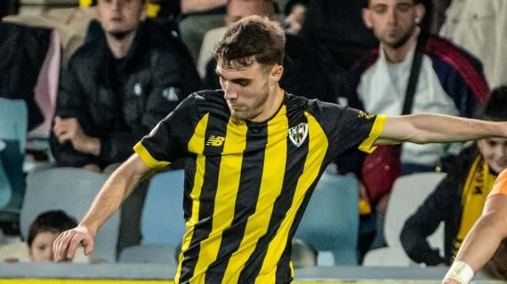 Pablo Santiago, en un partido con el Barakaldo.