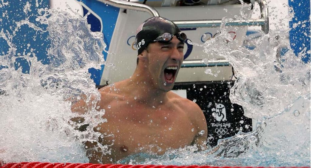 Michael Phelps, después de ganar uno de sus ocho oros en Pekín 2008.