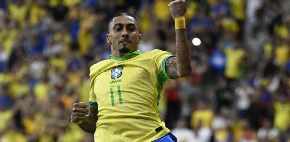 Raphinha marcó un gol y repartió una asistencia con Brasil.