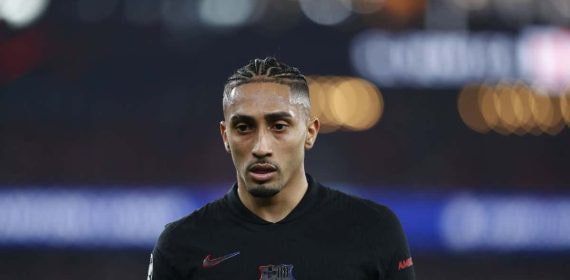Raphinha, en un partido con el Barcelona.