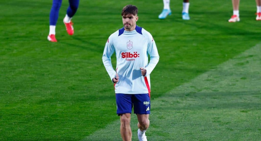 Asencio, en un entrenamiento de la Selección.