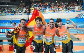 El relevo del 4x400, tras conquistar la plata en el Europeo de pista de cubierta de Apeldoorn.