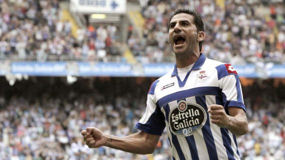 Riki celebra un gol con el Dépor.