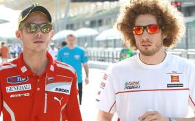 Valentino Rossi y Marco Simoncelli en MotoGP.