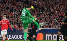 Szczesny hizo ocho paradas en Da Luz, récord del Barça en las últimas cinco Champions.