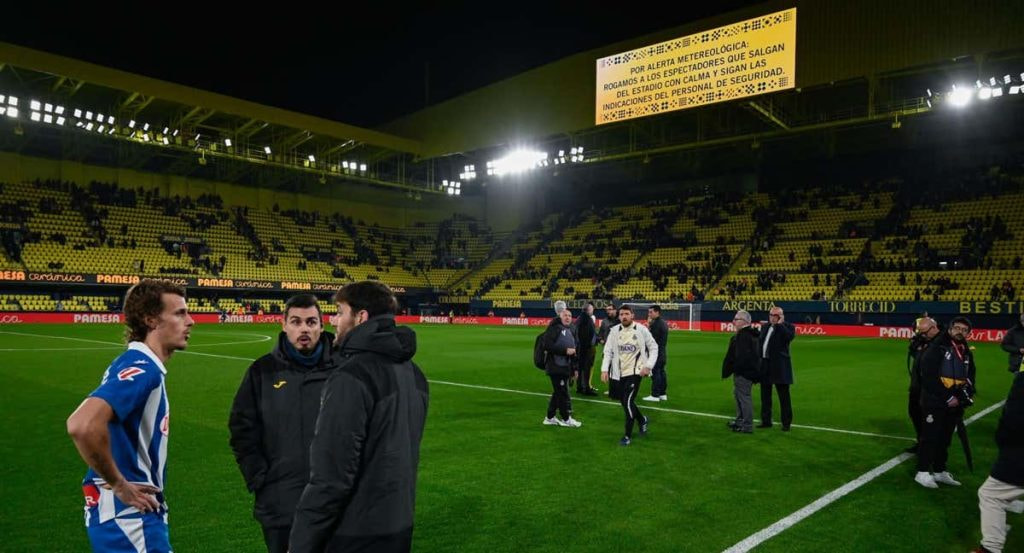 El Villarreal-Espanyol se suspendió cuando todo estaba listo para que se disputara.