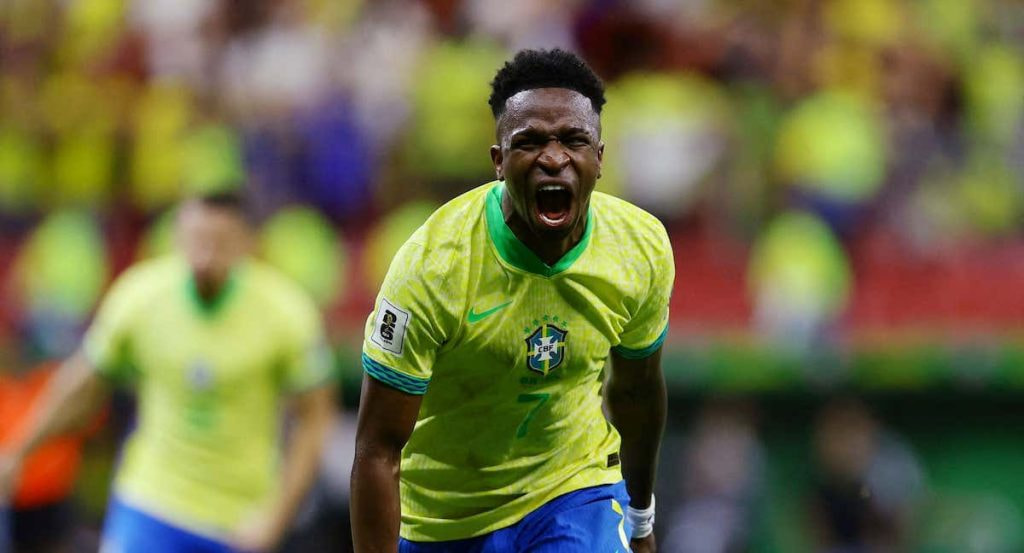Vinicius celebra el gol de la victoria de Brasil contra Colombia.