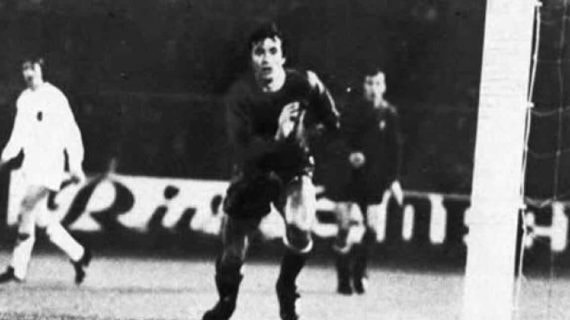 Violeta, en el instante del autogol.