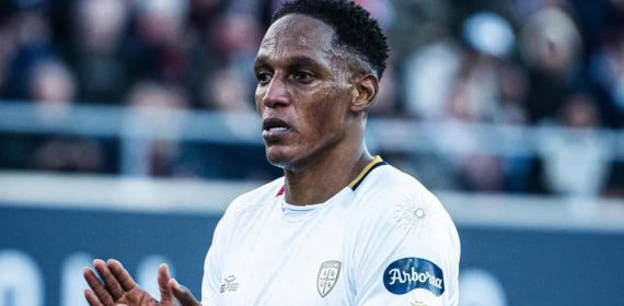 Yerry Mina, en un partido del Cagliari.