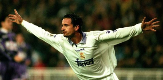 Pedja Mijatovic celebra un gol con el Real Madrid.
