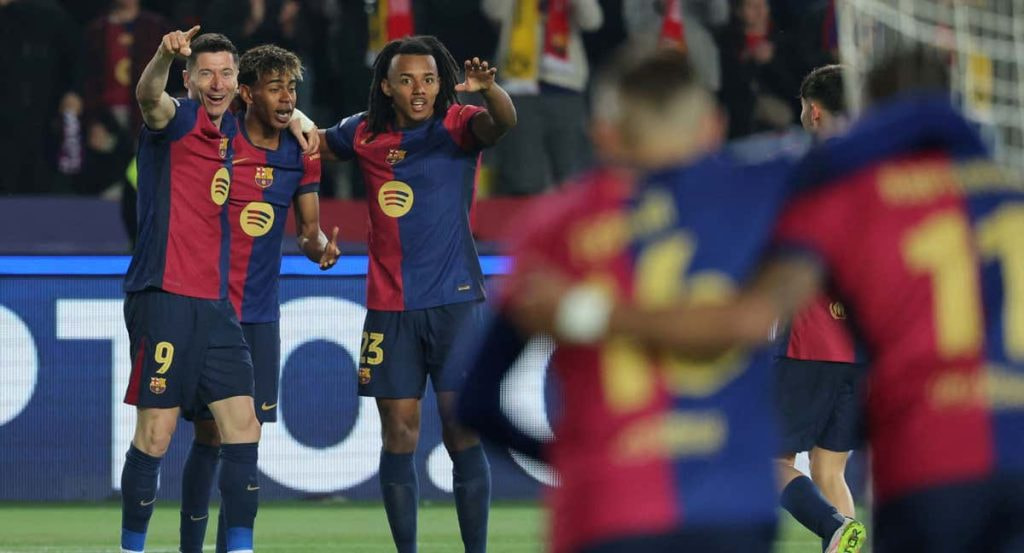 El Barça celebra el segundo gol de Lewandowski.
