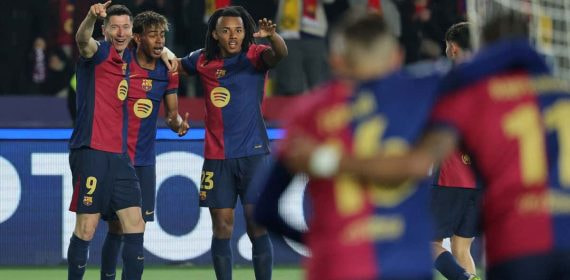 El Barça celebra el segundo gol de Lewandowski.