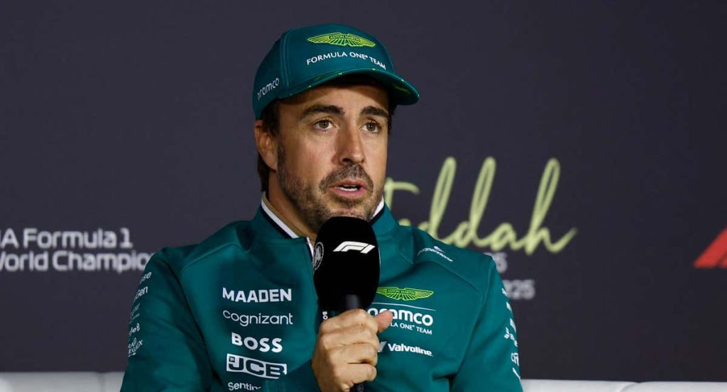 Fernando Alonso, durante la rueda de prensa en Arabia.