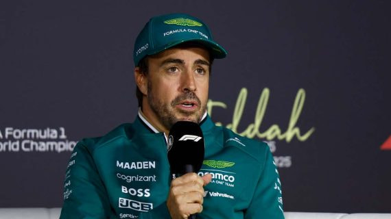 Fernando Alonso, durante la rueda de prensa en Arabia.