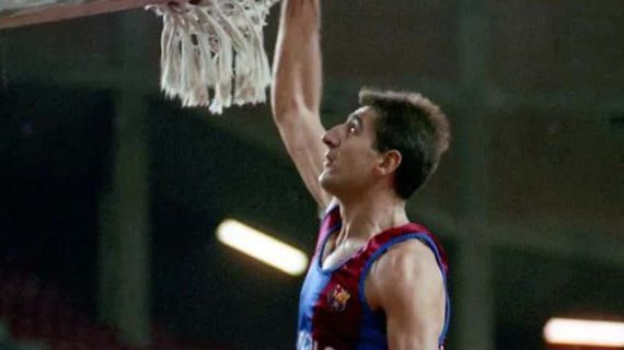 Andrés Jiménez machaca el aro.