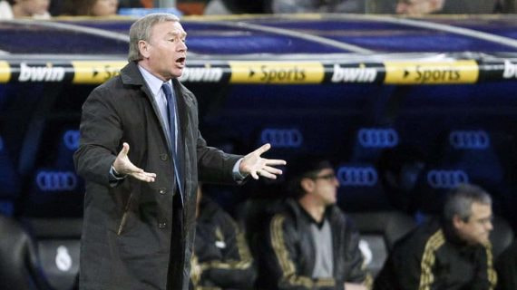 Javier Clemente durante un partido en el Santiago Bernabéu en su etapa como entrenador del Sporting.