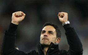 Mikel Arteta celebra el pase a semis del Arsenal.