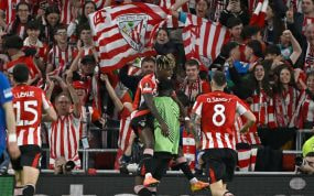 Los jugadores del Athletic celebran un gol ante el Rangers.