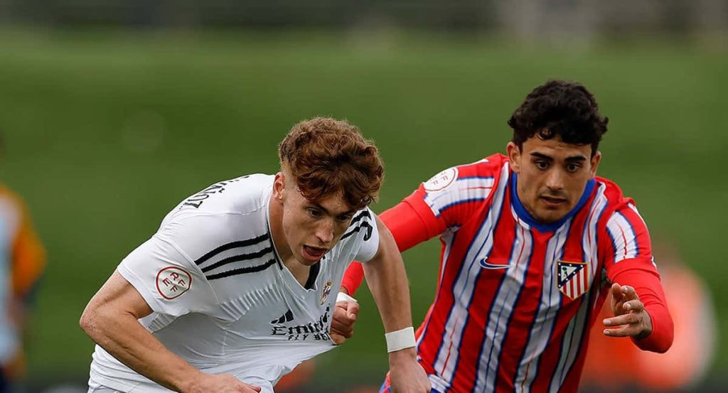 Víctor Muñoz, en el derbi de filiales.