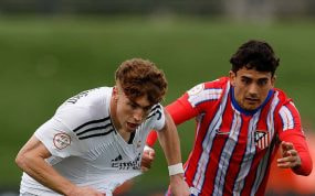 Víctor Muñoz, en el derbi de filiales.