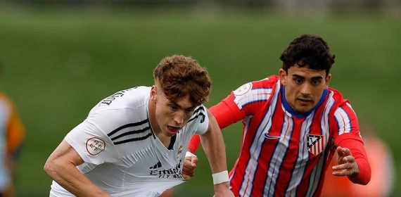Víctor Muñoz, en el derbi de filiales.