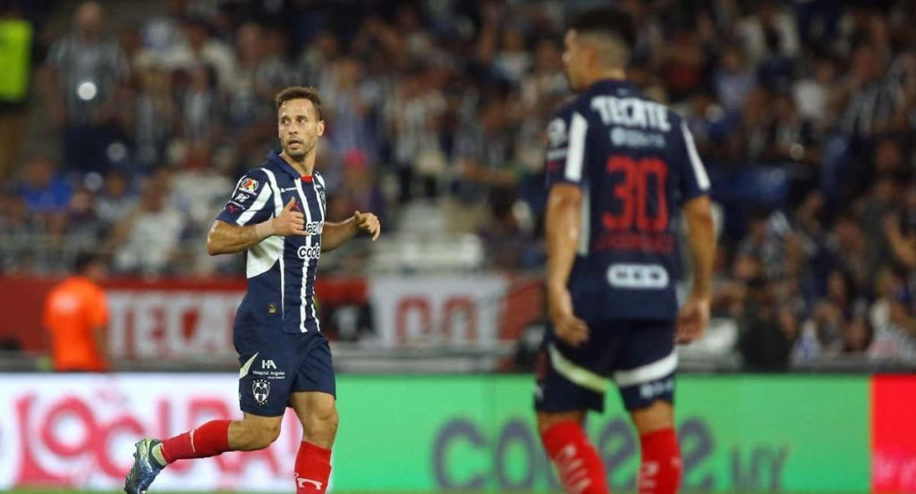 Sergio Canales, en un reciente partido con su equipo.