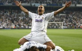 Cannavaro, en éxtasis tras uno de los dos goles de Reyes ante el Mallorca, que sellaba la Liga 2006-07.