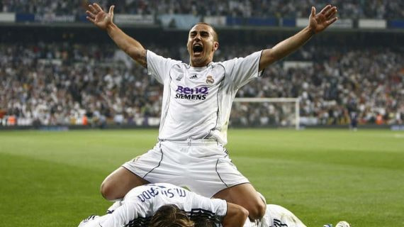 Cannavaro, en éxtasis tras uno de los dos goles de Reyes ante el Mallorca, que sellaba la Liga 2006-07.