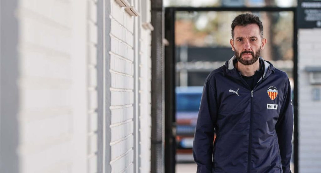 Carlos Corberán en la Ciudad Deportiva.
