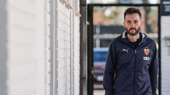 Carlos Corberán en la Ciudad Deportiva.