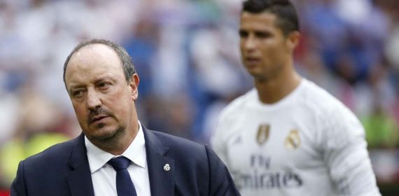 Rafa Benítez con Cristiano de fondo.
