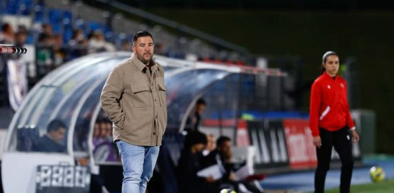 Ferran Cabello durante un partido con el Levante Badalona.