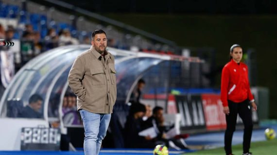 Ferran Cabello durante un partido con el Levante Badalona.