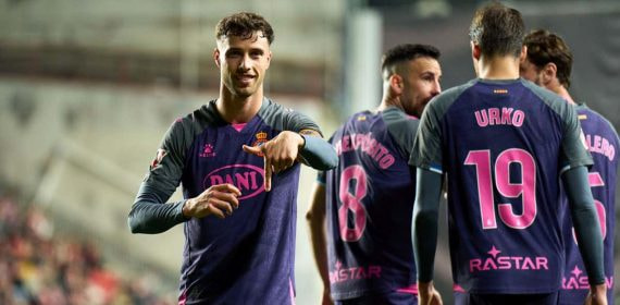 Javier Puado, delantero del Espanyol, marcando esta temporada ante el Rayo Vallecano.