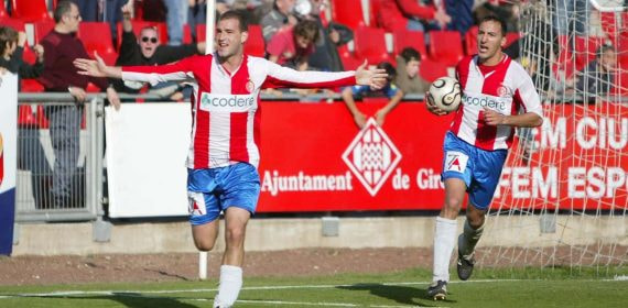 Jito Silvestre celebrando un gol con el Girona junto a Migue.