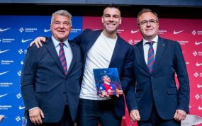 Joan Laporta, Sergio Lozano y Aureli Mas en en el Auditori 1899.