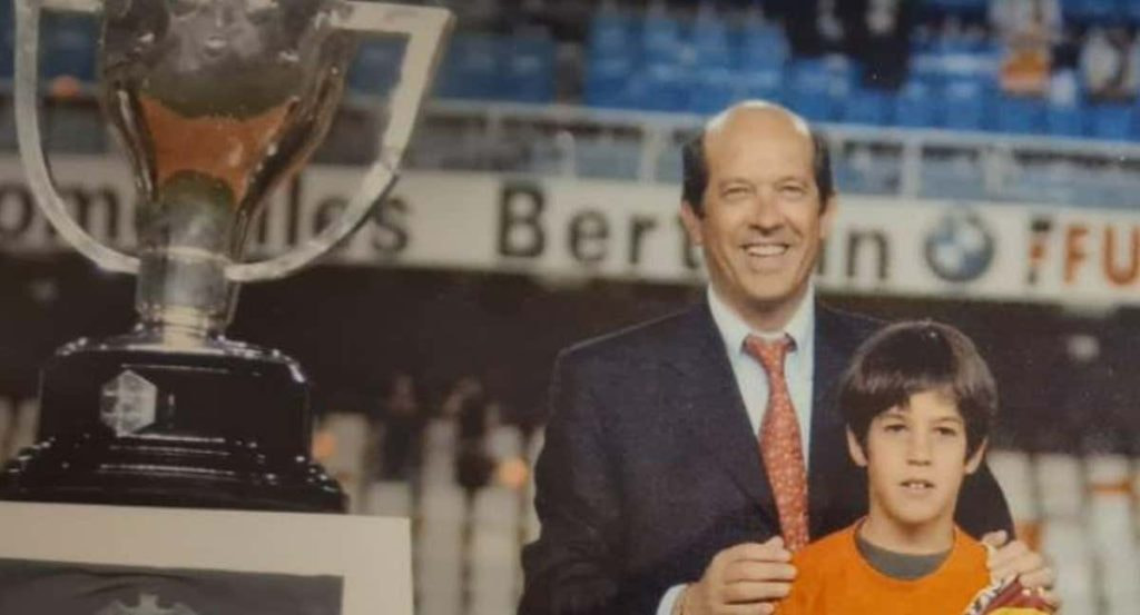 Manuel Llorente, expresidente y director general del Valencia, tras lograr una de las Ligas.
