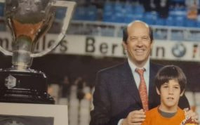 Manuel Llorente, expresidente y director general del Valencia, tras lograr una de las Ligas.