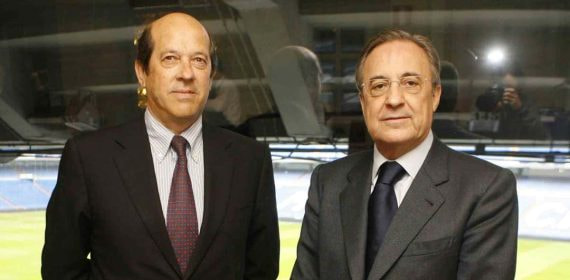 Manuel Llorente y Florentino Pérez, antes del un Real Madrid-Valencia de 2010.