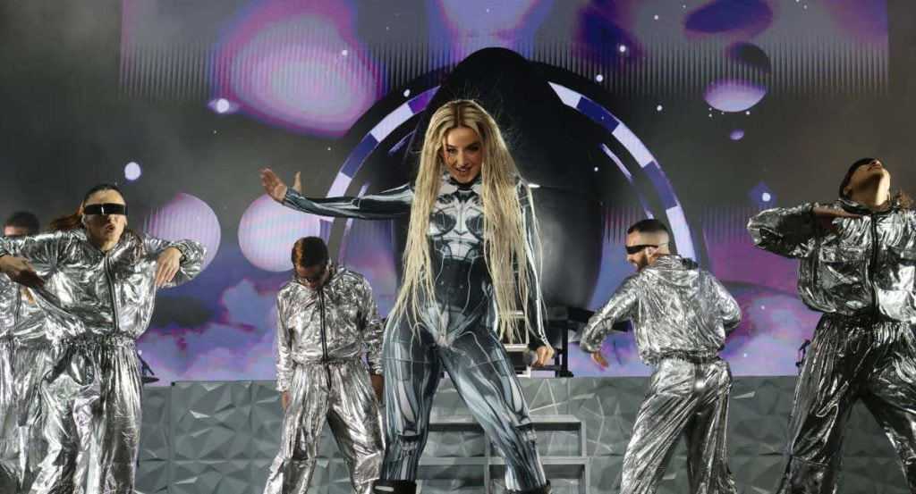 Lola Índigo se despacha en El Hormiguero por otro concierto suspendido... en el RCDE Stadium: «Tenemos 20.000 personas que han elegido venir a vernos...»