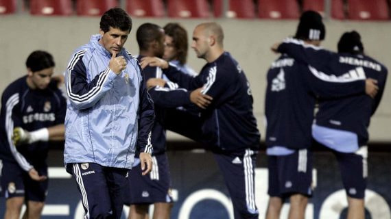 López Caro, en un entrenamiento con el Real Madrid.