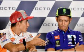 Marc Márquez, junto a Valentino Rossi.