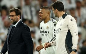 Kylian Mbappé se marcha lesionado del Bernabéu.