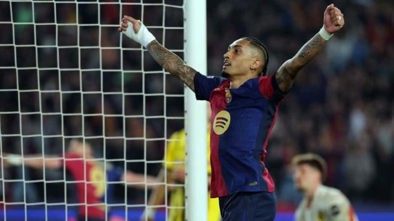 Raphinha celebra un gol ante el Dortmund.