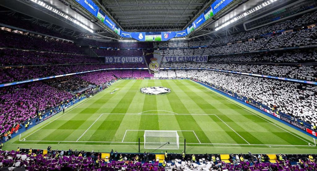 Estadio Santiago Bernabéu antes de la Champions League.