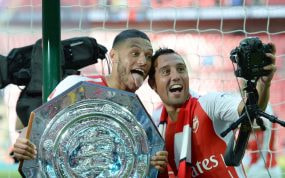 Cazorla celebra la Community Shield de 2014.