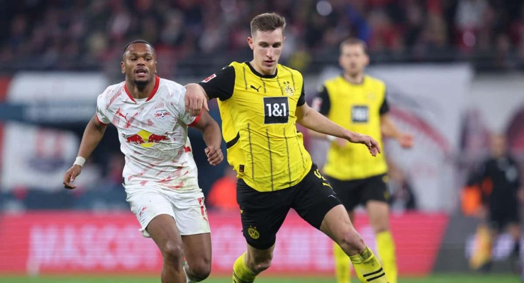 Schlotterbeck en el partido contra el RB Leipzig.