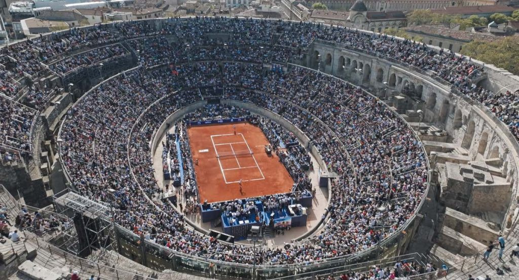 Imagen aérea del Arena de Nimes durante la celebración del UTS.